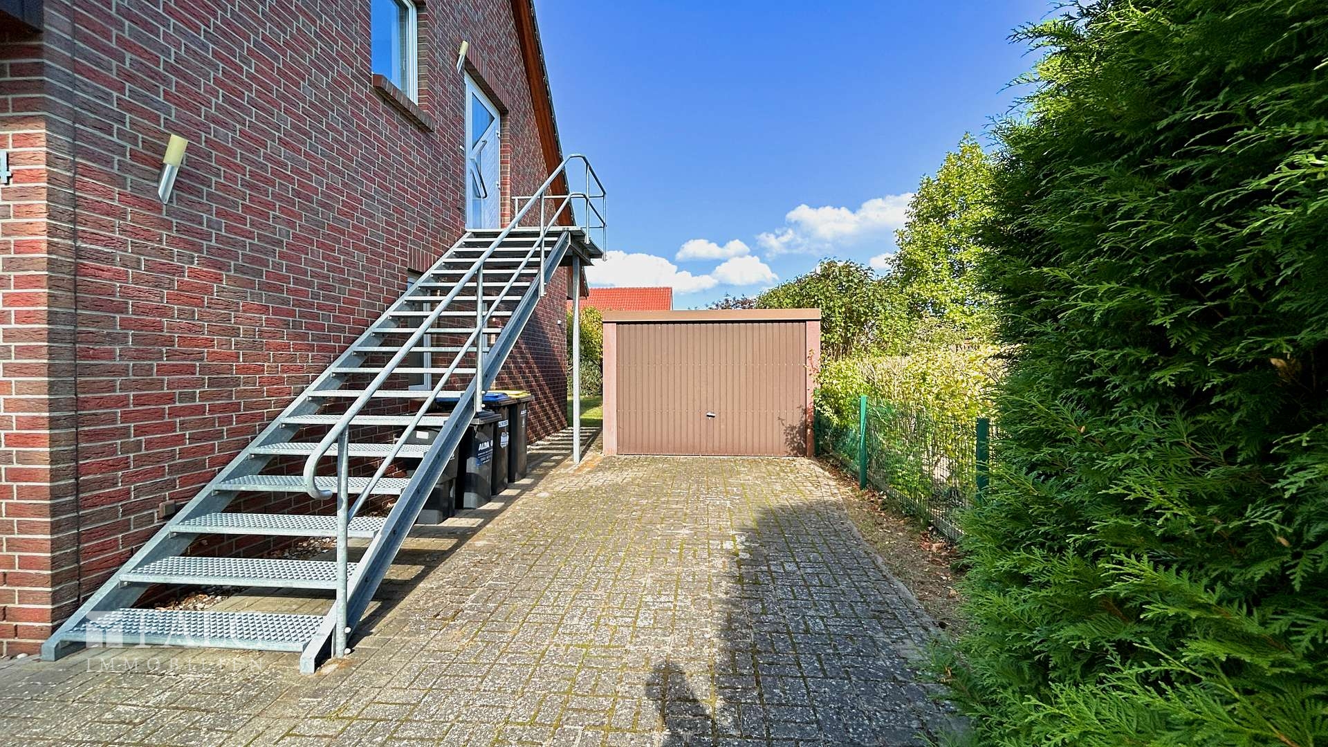 Eingangsbereich Mietwohnung_Garage